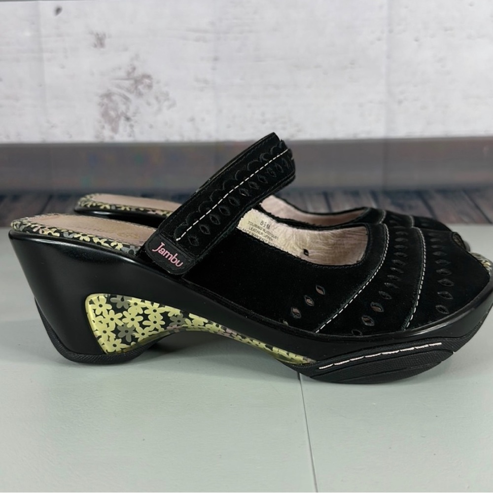 Jambu Womens Sandal size 8.5 M Black leather Wedge Slip on Touring Sport tooled